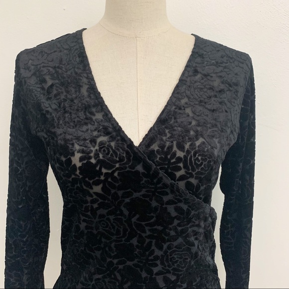 SOLD Vtg 90s Moda Velvet Burnout Surplice Top - Picture 4 of 6